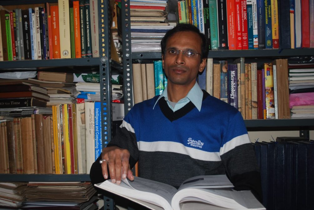 वैज्ञानिक और साहित्यकार डॉ. बब्बन जी